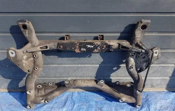 Mercedes-Benz C W204 Front subframe SSSY2046281057 2046281057