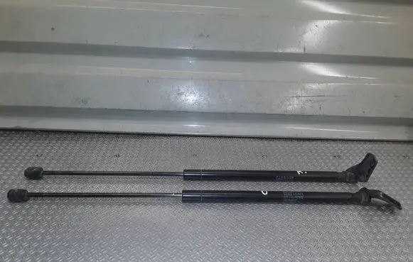 Hyundai i30 Tailgate/trunk strut/damper 