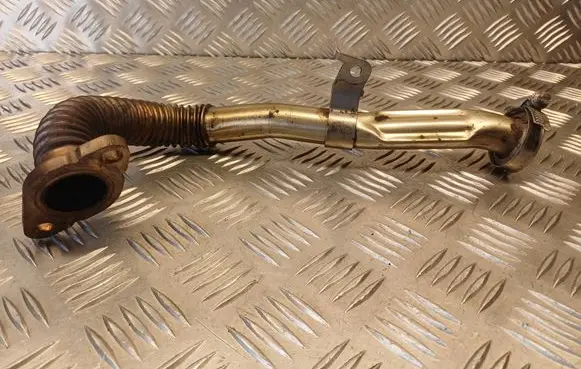 Opel Vivaro EGR valve line/pipe/hose