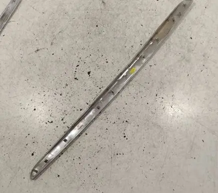 Mercedes-Benz ML W164 Front door trim bar A1647200622