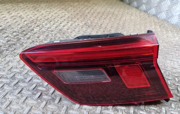 Volkswagen Tiguan Tailgate rear/tail lights 5NA945094G