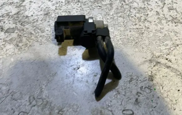 Renault Megane II Turbo solenoid valve 8200270451 12U031 72190356