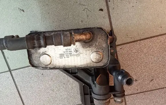 Engine oil radiator
