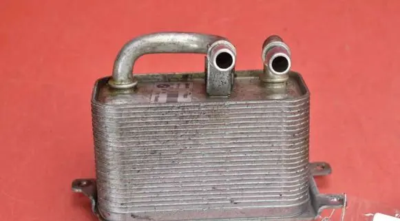 Engine oil radiator