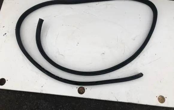 KIA Rio Rear door rubber seal (on body) 