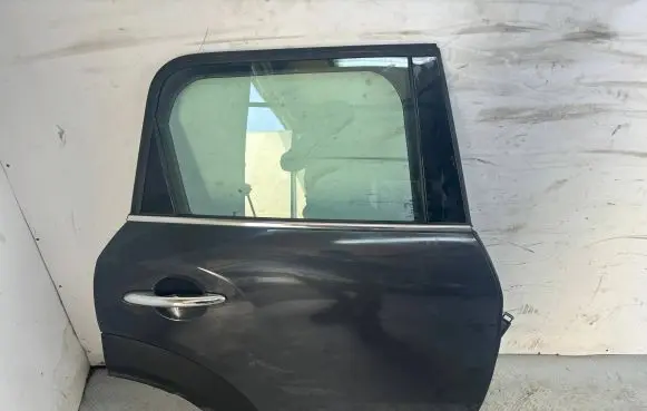 Mini Cooper Countryman F60 Rear door