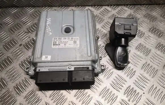 Mercedes-Benz S W221 Engine ECU kit and lock set 6421502500 2215451108