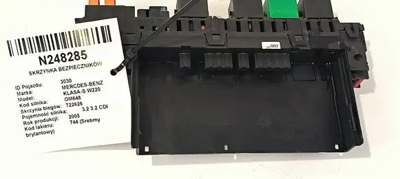Mercedes-Benz S W220 Relay mounting block 080451