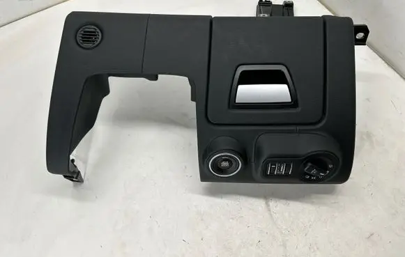 Maserati Ghibli Dashboard lower bottom trim panel 670012666 670012669