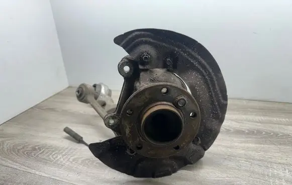 BMW 1 E81 E87 Front wheel hub 6773210
