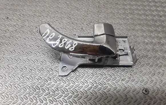 KIA Sorento Front door interior handle