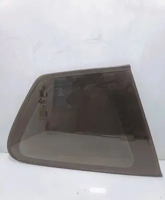 Toyota Avensis Verso Rear side window As2