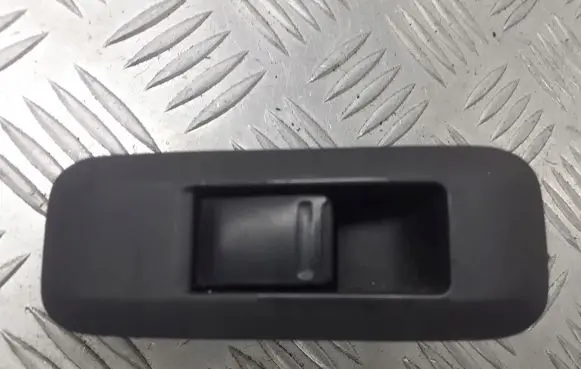 Nissan Primera Quarter vent window switch 25441AV600