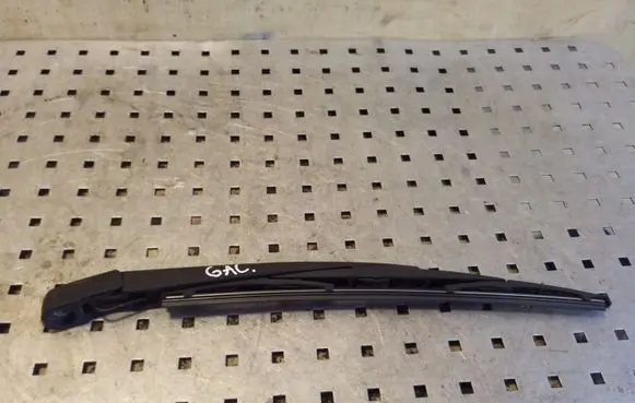 Subaru Outback Rear wiper blade arm 06226 35614