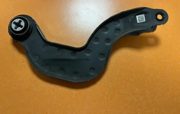 Rear control arm
