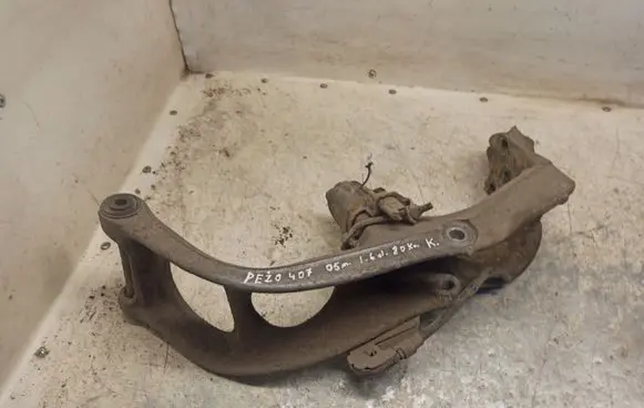 Peugeot 407 Front lower control arm/wishbone 9644552280