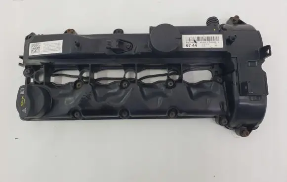 Mercedes-Benz A W176 Rocker cam cover 