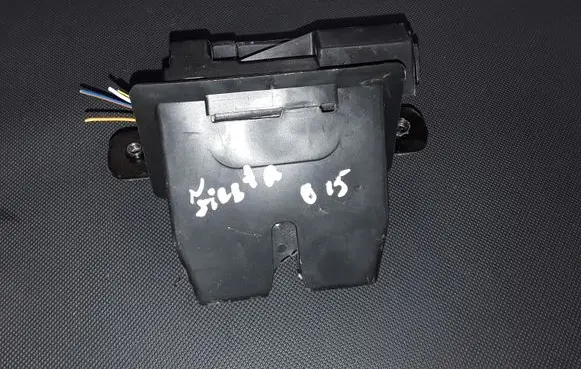 Ford Fiesta Tailgate/trunk/boot lock/catch/latch 8A61A442A66BE