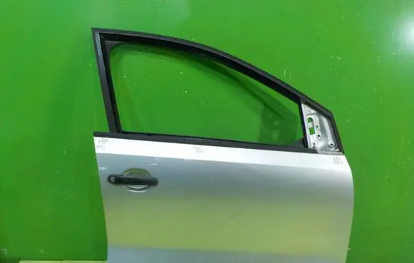 Volkswagen Polo V 6R Front door PRZOD PRAWE