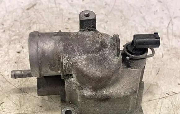 Mercedes-Benz C W204 Thermostat housing A6462000715 1451