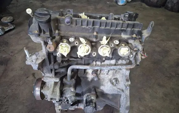 Mitsubishi Colt Engine