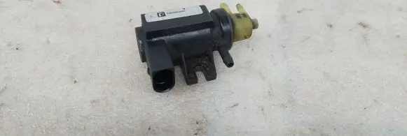 Volkswagen Golf IV Turbo solenoid valve 70218400 14T287