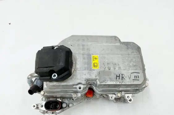 Voltage converter inverter