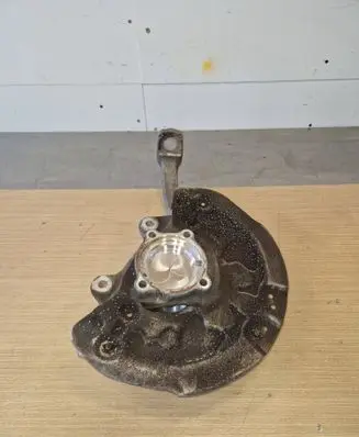 Mercedes-Benz C W205 Front wheel hub spindle knuckle A2053322200