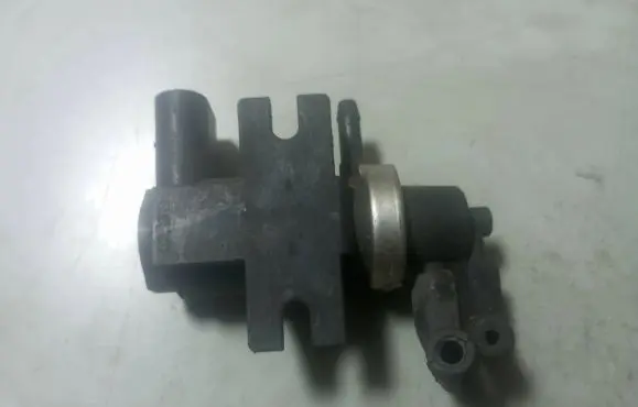 Skoda Octavia Mk1 (1U) Turbo solenoid valve 1J0906627