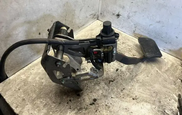Chrysler 300 - 300C Brake pedal