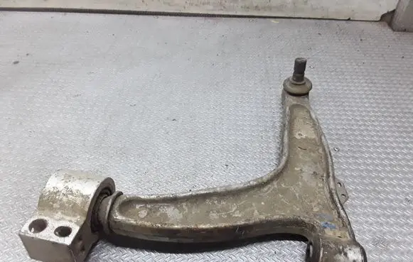 Opel Vectra C Front lower control arm/wishbone