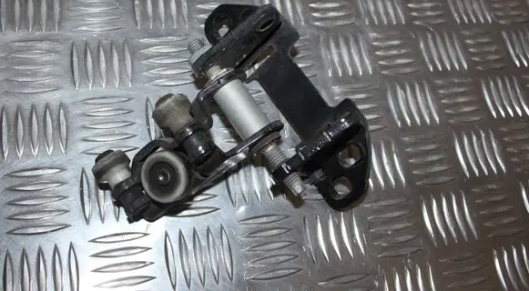 Mercedes-Benz Sprinter W906 Sliding door middle roller runner A9067600247