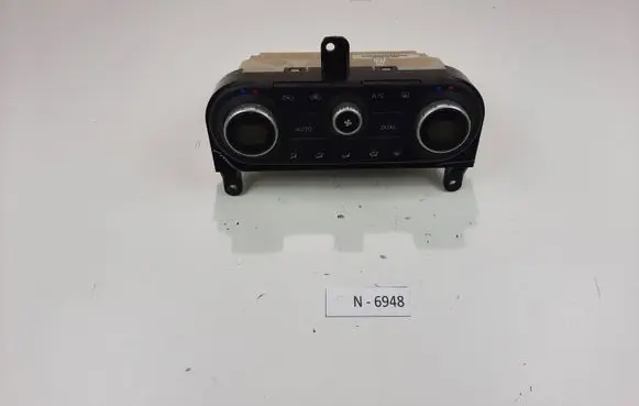 Nissan Qashqai Climate control unit 27500JD45B