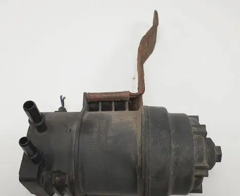 Volvo XC70 Fuel filter housing 30792305