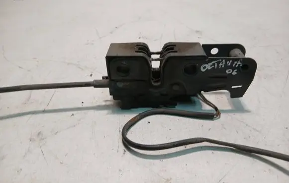 Skoda Octavia Mk2 (1Z) Engine bonnet/hood lock/catch 