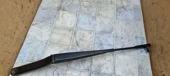 Volkswagen Golf V Front wiper blade arm 1K1955409