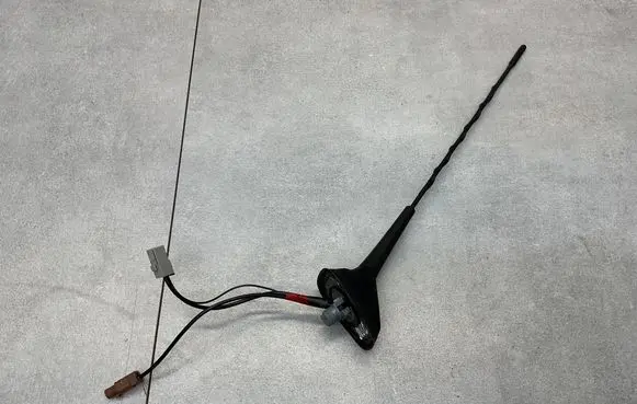 Nissan Juke I F15 Aerial GPS antenna 26R023002
