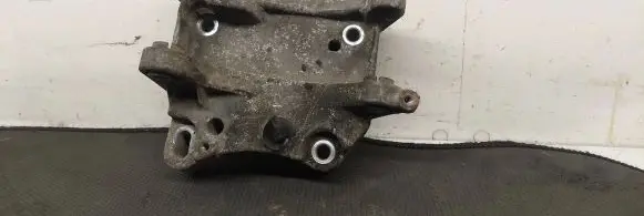 Peugeot 307 Generator/alternator bracket 8637349380