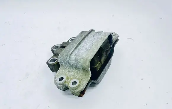 Audi TT TTS Mk2 Engine mount bracket 1K0199555