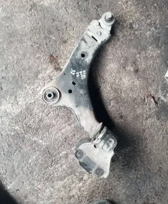 Volvo XC60 Front lower control arm/wishbone 8G9N3A053A