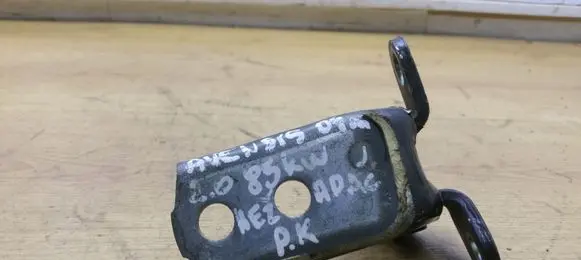 Toyota Avensis T250 Front door lower hinge 