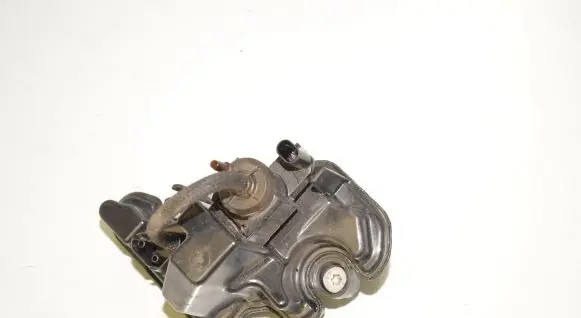 Vacuum air tank
