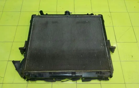 Nissan Navara D40 Coolant radiator 