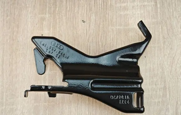 Audi A4 S4 B9 Horn signal holder/bracket 8W1857246