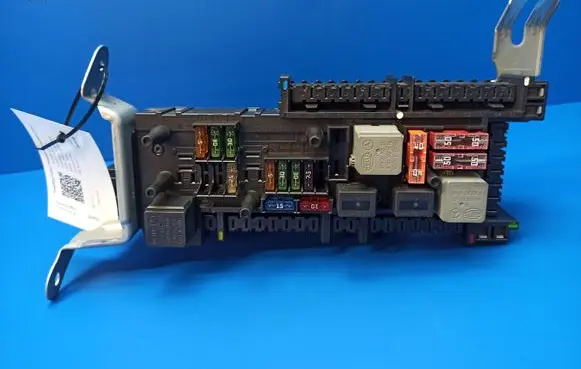 Mercedes-Benz E W212 Fuse module 2129060005 2129012304 2129021201