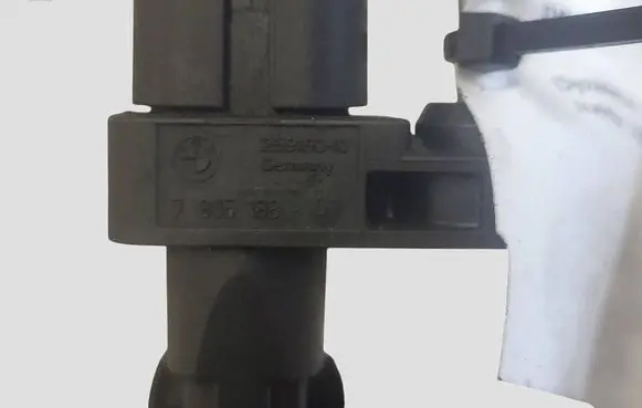 BMW 1 E81 E87 Crankshaft position sensor 780518801