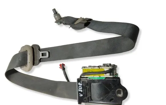 Mitsubishi Pajero Front seatbelt 305272210 305257810ZZZ 18189R