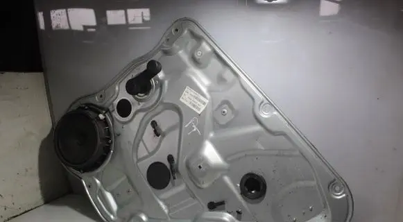 KIA Ceed Rear window lifting mechanism without motor