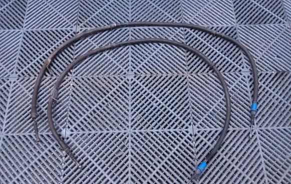 Handbrake/parking brake wiring cable