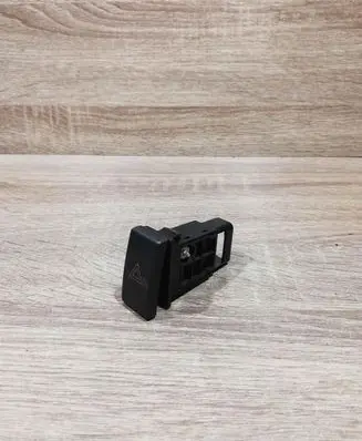 Toyota Avensis T250 Hazard light switch 157963 TR9503